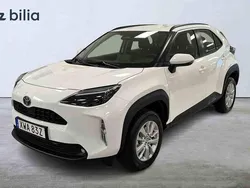 Vit Begagnad 2024 Toyota Yaris Cross Active SUV | 299 900 kr (Marknadspris)