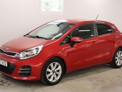Röd Begagnad 2014 Kia Rio Comfort Halvkombi | 59 900 kr (Marknadspris)