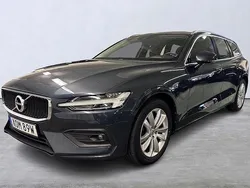 Grå Begagnad 2020 Volvo V60 Momentum Kombi | 265 000 kr (Superpris)