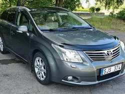 Grön Begagnad 2009 Toyota Avensis Multidrive S Kombi | 95 000 kr