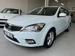 Vit Begagnad 2011 Kia Ceed Kombi | 54 900 kr (Bra pris)