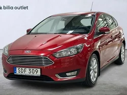 Röd Begagnad 2016 Ford Focus Titanium Halvkombi | 99 900 kr (Marknadspris)