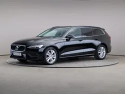Svart Begagnad 2022 Volvo V60 Momentum Kombi | 269 000 kr (Marknadspris)