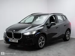 Svart Begagnad 2022 BMW 225 Active Tourer Minibuss | 339 800 kr (Marknadspris)