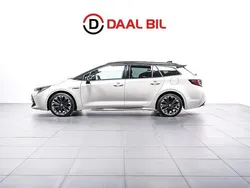 Vit Begagnad 2020 Toyota Corolla Sport Kombi | 259 700 kr (Marknadspris)