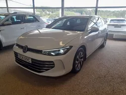 Vit (pure white) Begagnad 2024 VW Passat Business Kombi | 374 900 kr (Lite dyr)