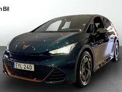 Mörkblå (aurora blue metallic) Begagnad 2024 Cupra Born Halvkombi | 479 900 kr