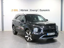 Svart Begagnad 2025 Mitsubishi Outlander P-HEV Instyle SUV | 599 900 kr