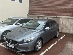 Grå Begagnad 2016 Volvo V40 Kinetic Kombi | 95 000 kr (Bra pris)