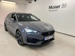 Ljusgrå (graphene grey) Begagnad 2024 Cupra Leon Kombi | 314 900 kr (Bra pris)