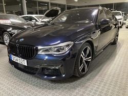 Svart (svart metallic) Begagnad 2018 BMW 750 M Sport Sedan | 359 900 kr