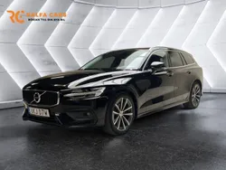 Svart Begagnad 2021 Volvo V60 Momentum Kombi | 218 800 kr (Marknadspris)