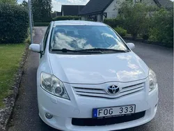 Vit Begagnad 2011 Toyota Auris Plus Halvkombi | 60 000 kr (Bra pris)