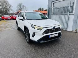 Vit Begagnad 2022 Toyota RAV4 Hybrid Executive SUV | 349 900 kr (Bra pris)