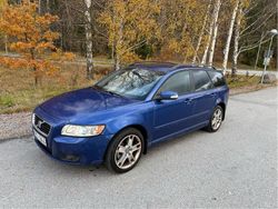 Blå Begagnad 2008 Volvo V50 Momentum Kombi | 28 000 kr (Marknadspris)