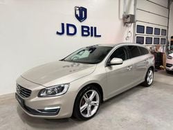 Ljusbrun Begagnad 2017 Volvo V60 Summum Kombi | 179 900 kr (Marknadspris)