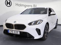 Vit Begagnad 2025 BMW 120 M Sport Halvkombi | 374 800 kr