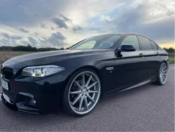 Svart Begagnad 2016 BMW 520 M Sport Sedan | 215 000 kr (Dyr)
