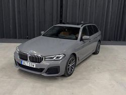 Grå Begagnad 2022 BMW 530 M Sport Kombi | 399 900 kr