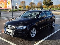Svart Begagnad 2017 Audi A3 Sportback Comfort Halvkombi | 149 500 kr (Marknadspris)