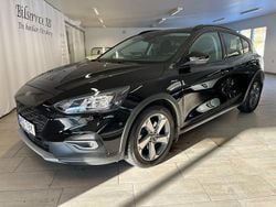 Svart Begagnad 2019 Ford Focus Active Halvkombi | 175 000 kr (Marknadspris)