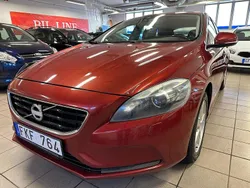 Röd Begagnad 2013 Volvo V40 Momentum Kombi | 69 900 kr (Marknadspris)