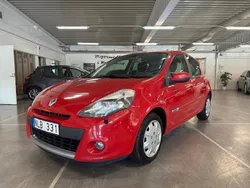 Röd Begagnad 2012 Renault Clio R.S. Halvkombi | 39 990 kr (Marknadspris)