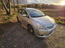 Silver Begagnad 2010 Toyota Verso Minibuss | 55 000 kr (Marknadspris)
