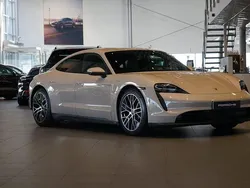 Ljusbrun Begagnad 2022 Porsche Taycan Sedan | 625 000 kr