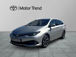 Silver Begagnad 2016 Toyota Auris Touring Sports Kombi | 174 900 kr (Marknadspris)