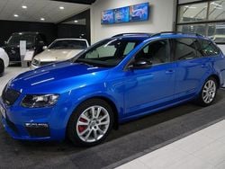 Blå Begagnad 2014 Skoda Octavia RS Kombi | 129 000 kr (Marknadspris)