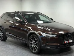 Mörkbrun (brun) Begagnad 2018 Volvo V90 CC Inscription Kombi | 379 900 kr (Marknadspris)