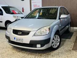 Silver Begagnad 2009 Kia Rio 4 Halvkombi | 34 900 kr (Marknadspris)