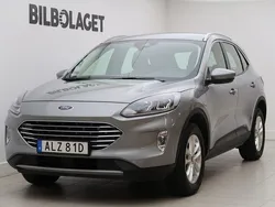 Grå Begagnad 2022 Ford Kuga Titanium SUV | 259 800 kr (Marknadspris)