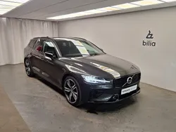 Grå Begagnad 2022 Volvo V60 R-Design Kombi | 449 000 kr (Bra pris)