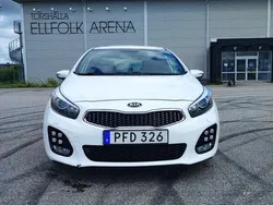 Vit Begagnad 2017 Kia Ceed GT-Line Halvkombi | 158 700 kr (Marknadspris)