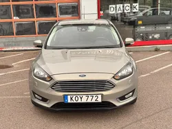 Grå Begagnad 2015 Ford Focus Titanium Halvkombi | 59 000 kr (Bra pris)