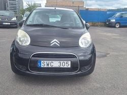 Ljusröd (svart ) Begagnad 2011 Citroën C1 Halvkombi | 35 900 kr (Marknadspris)