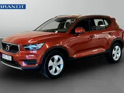 Röd Begagnad 2022 Volvo XC40 Momentum SUV | 309 900 kr (Marknadspris)