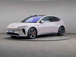 Röd Begagnad 2023 Nio ET5 Sedan | 349 000 kr