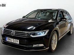 Svart (deep black pärleffekt) Begagnad 2014 VW Passat Highline Kombi | 164 900 kr (Marknadspris)