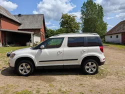 Vit Begagnad 2016 Skoda Yeti Outdoor SUV | 75 500 kr