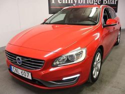 Röd Begagnad 2014 Volvo V60 Summum Kombi | 79 000 kr (Marknadspris)