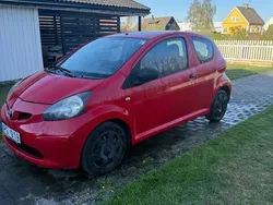 Röd Begagnad 2007 Toyota Aygo Halvkombi | 22 000 kr (Marknadspris)