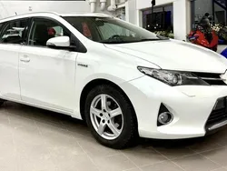 Vit Begagnad 2013 Toyota Auris Touring Sports Active Kombi | 123 500 kr (Marknadspris)