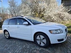 Vit Begagnad 2010 Volvo V50 Momentum Kombi | 36 000 kr (Marknadspris)