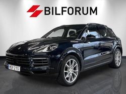 Blå Begagnad 2023 Porsche Cayenne Platinum Edition SUV | 769 900 kr (Superpris)