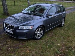 Grå Begagnad 2008 Volvo V50 Kinetic Kombi | 20 000 kr (Dyr)