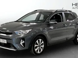 Grå (grey) Begagnad 2021 Kia Stonic Advance SUV | 154 900 kr (Marknadspris)