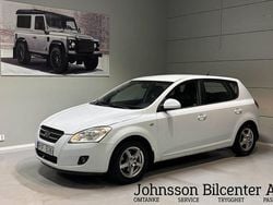 Vit Begagnad 2007 Kia Ceed Halvkombi | 64 900 kr (Marknadspris)